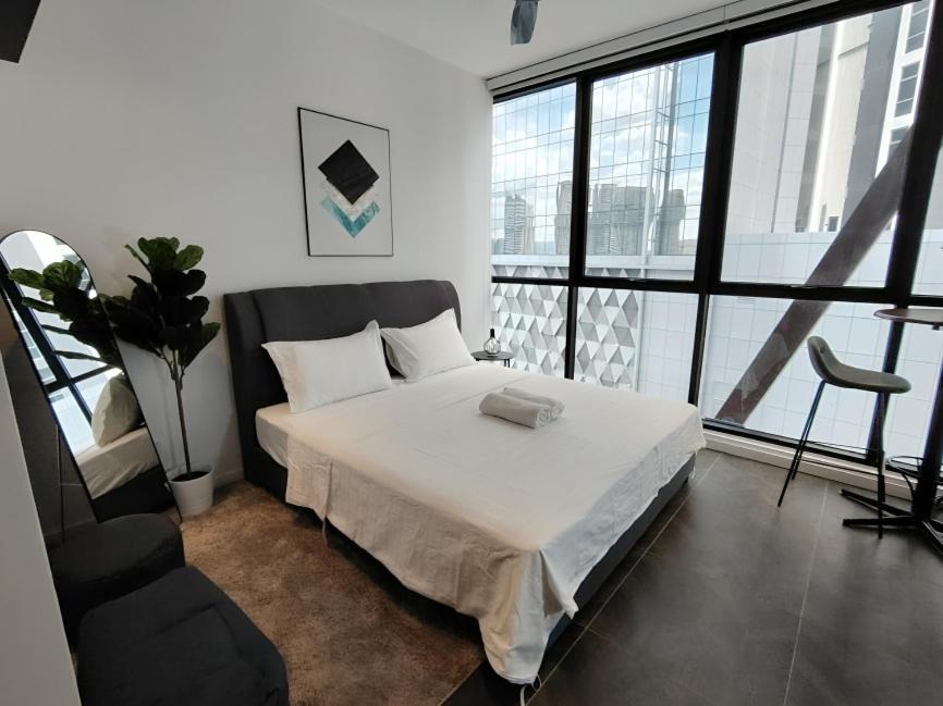 Scarletz Suites Klcc By Deko Kuala Lumpur Bagian luar foto