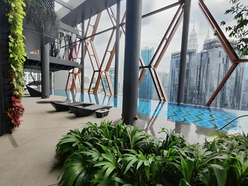 Scarletz Suites Klcc By Deko Kuala Lumpur Bagian luar foto